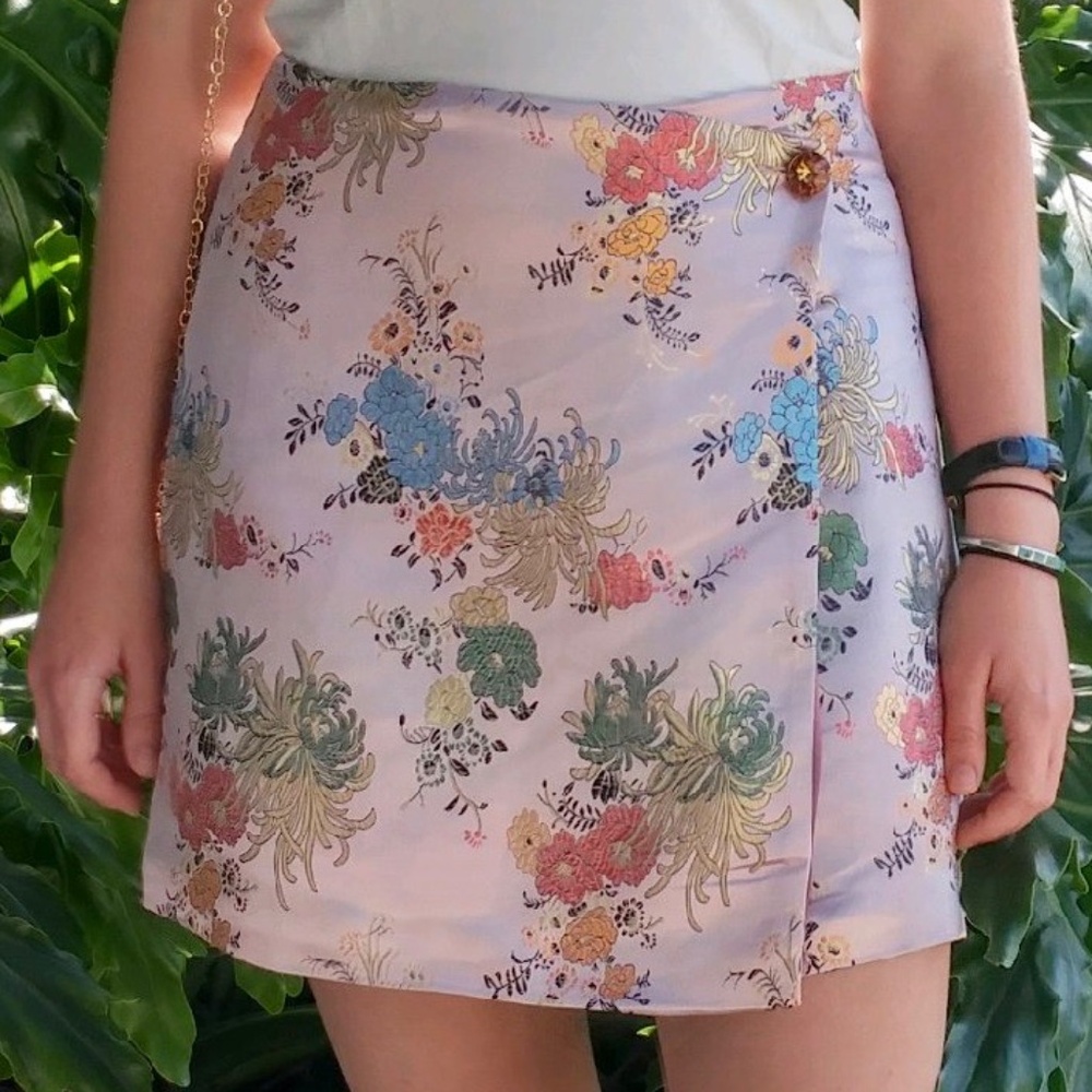Urban Outfitters Circa 2013 Chinoiserie Silky Wrap Style Mini Skirt Size M